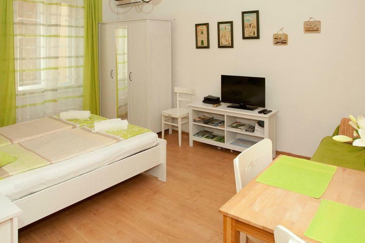 Studio Forum - * Zadar