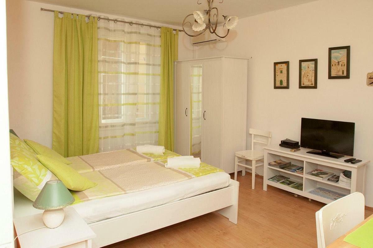 Apartment Studio Forum - Zadar